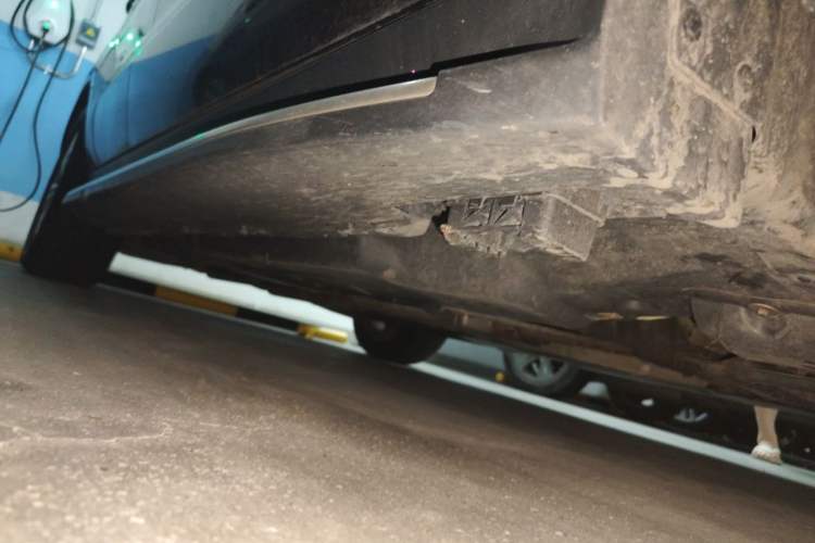 Used Mercedes-Benz M-Class 2012 ML 350 Sport Edition Chassis Front Right