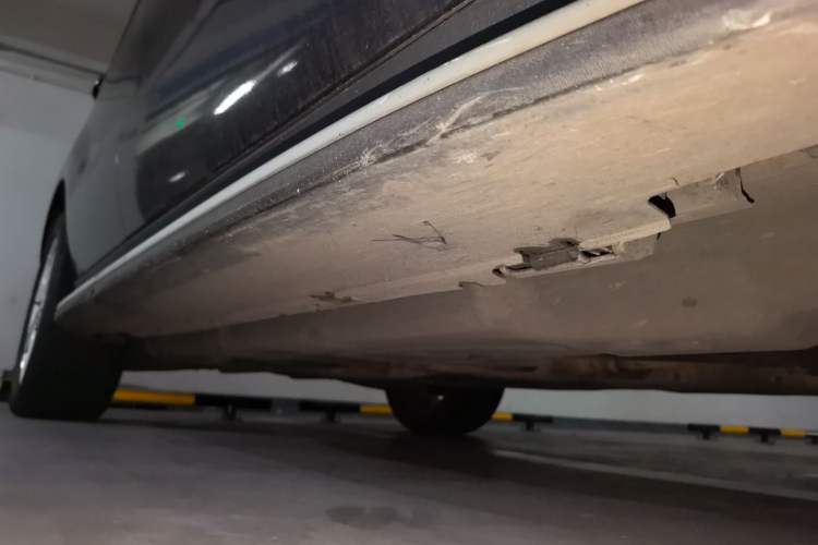 Used Mercedes-Benz M-Class 2012 ML 300 Chassis Front Right