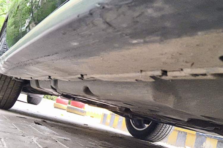 Used Mercedes-Benz M-Class 2012 ML 350 Luxury Edition Chassis Front Right