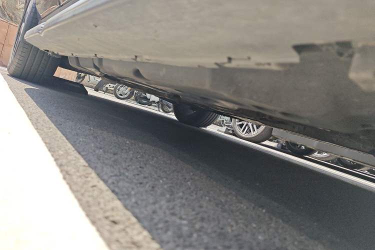 Used Mercedes-Benz M-Class 2012 ML 350 Sport Edition Chassis Front Right
