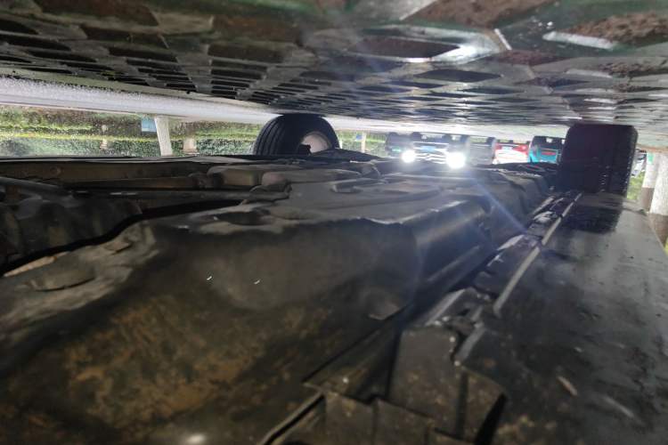 Used Mercedes-Benz M-Class 2012 ML 300 Chassis Front Right