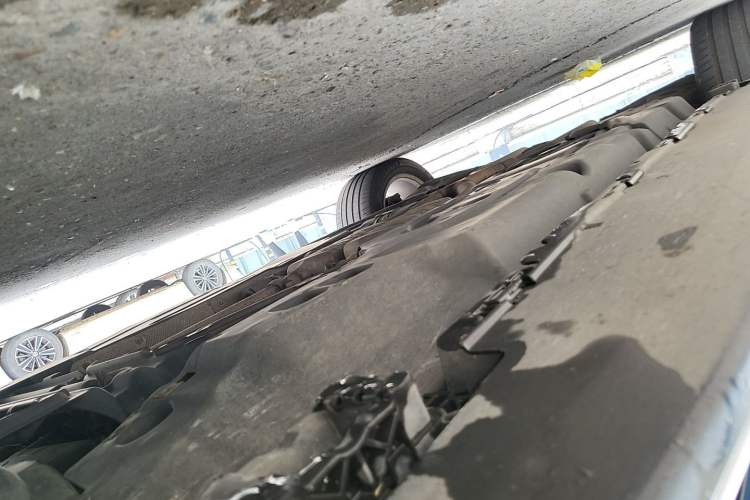 Used Mercedes-Benz M-Class 2012 ML 350 Sport Edition Chassis Front Right
