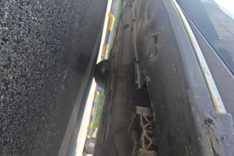 Used Mercedes-Benz M-Class 2012 ML 350 Luxury Edition Chassis Front Right