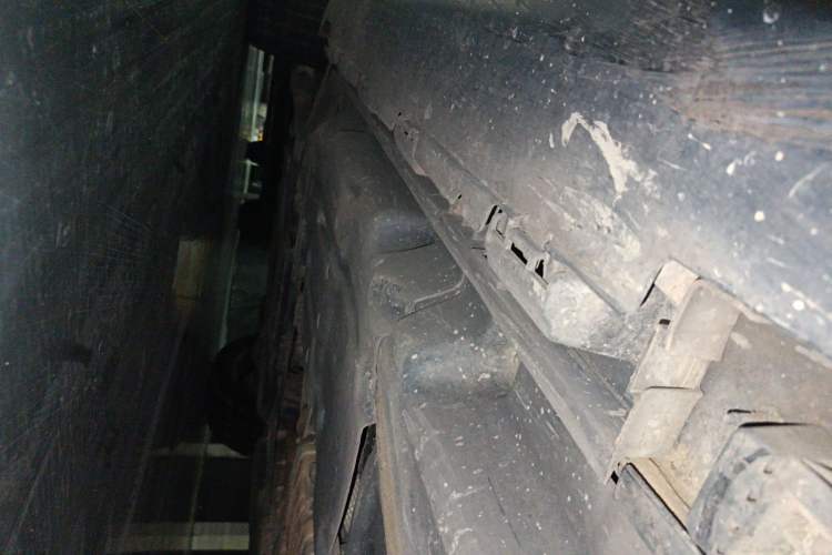 Used Mercedes-Benz M-Class 2012 ML 300 Chassis Front Right