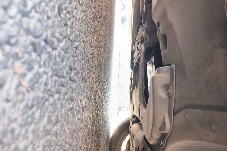 Used Mercedes-Benz M-Class 2012 ML 350 Luxury Edition Chassis Front Right