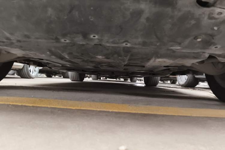 Used Mercedes-Benz M-Class 2012 ML 350 Luxury Edition Chassis Front