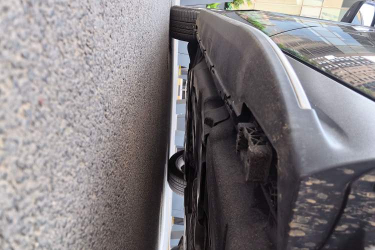 Used Mercedes-Benz M-Class 2012 ML 350 Luxury Edition Chassis Rear Left