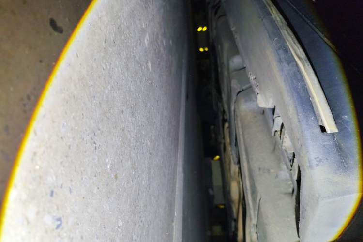 Used Mercedes-Benz M-Class  Chassis Rear Left