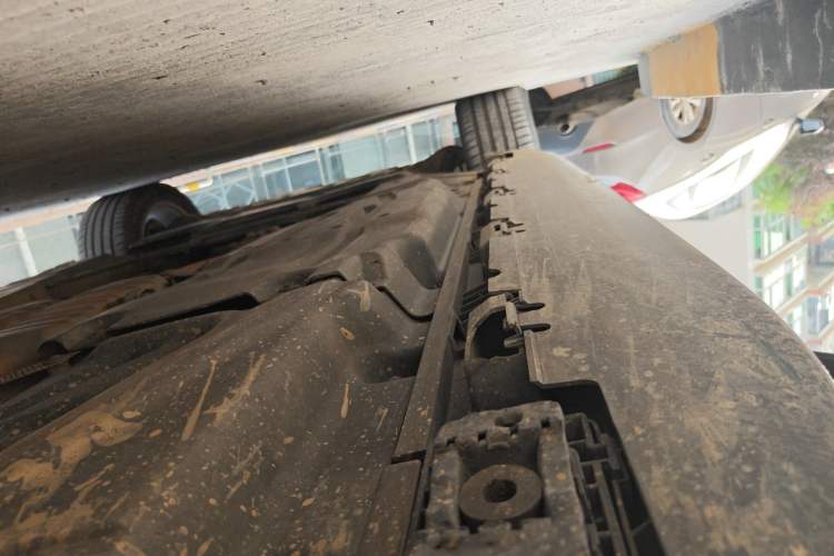 Used Mercedes-Benz M-Class 2012 ML 350 Sport Edition Chassis Rear Left