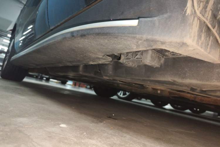 Used Mercedes-Benz M-Class 2012 ML 350 Sport Edition Chassis Rear Left