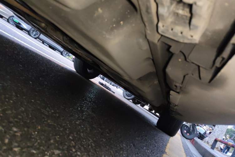 Used Mercedes-Benz M-Class 2012 ML 300 Chassis Rear Right