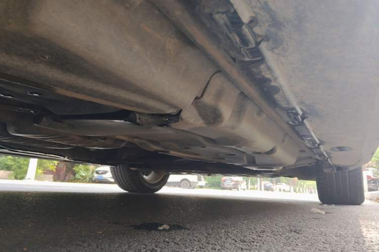 Used Mercedes-Benz M-Class  Chassis Rear Right