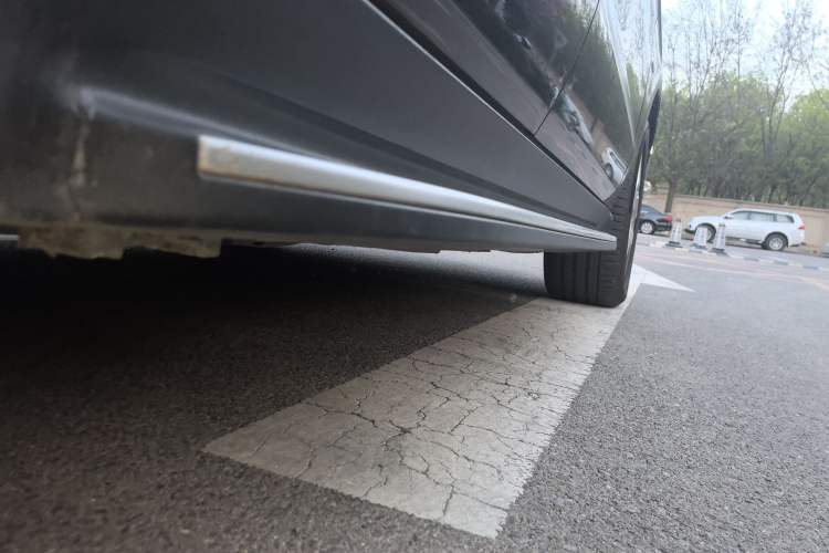 Used Mercedes-Benz M-Class 2012 ML 350 Luxury Edition Chassis Rear Right