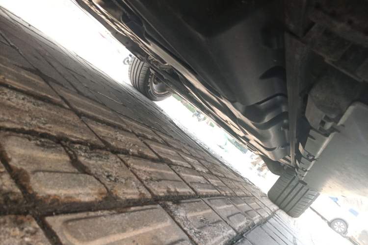 Used Mercedes-Benz M-Class 2012 ML 300 Chassis Rear Right