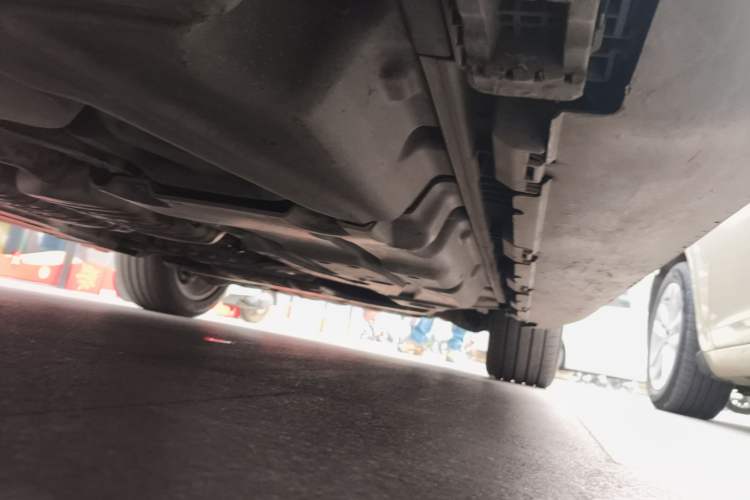 Used Mercedes-Benz M-Class 2012 ML 350 Luxury Edition Chassis Rear Right