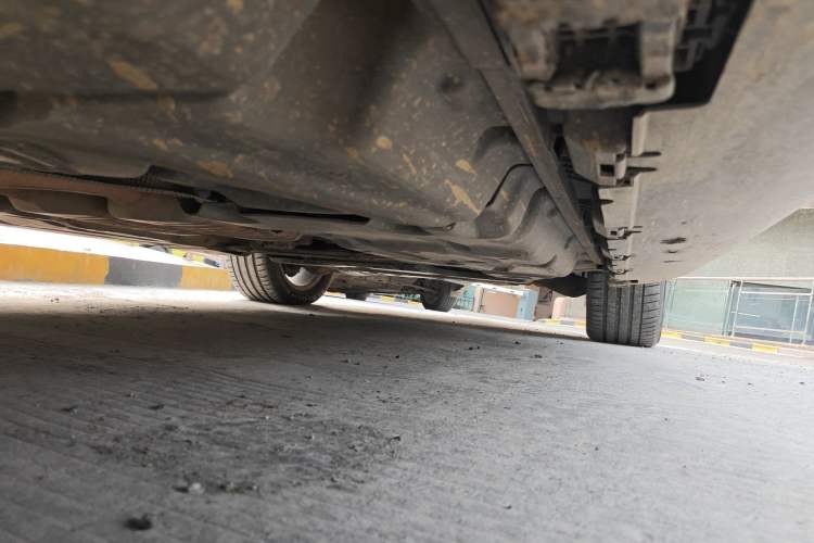 Used Mercedes-Benz M-Class 2012 ML 350 Sport Edition Chassis Rear Right