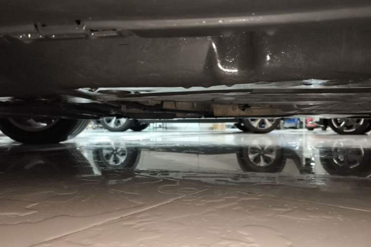 Used Mercedes-Benz M-Class 2012 ML 350 Sport Edition Chassis Rear Right