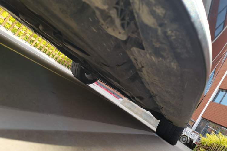 Used Mercedes-Benz M-Class 2012 ML 350 Luxury Edition Chassis Rear Right