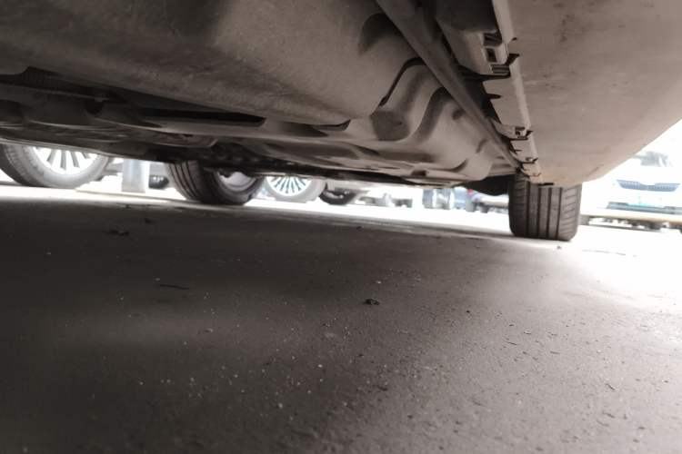 Used Mercedes-Benz M-Class 2012 ML 350 Luxury Edition Chassis Rear Right