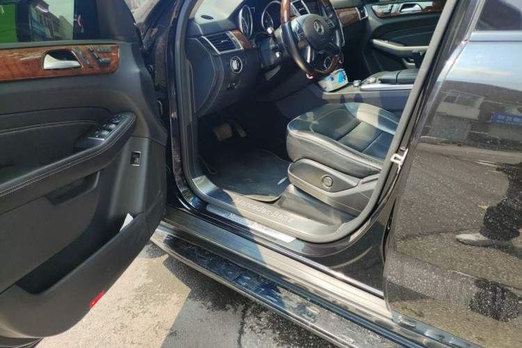 Used Mercedes-Benz M-Class 2012 ML 350 Luxury Edition Driver Seat