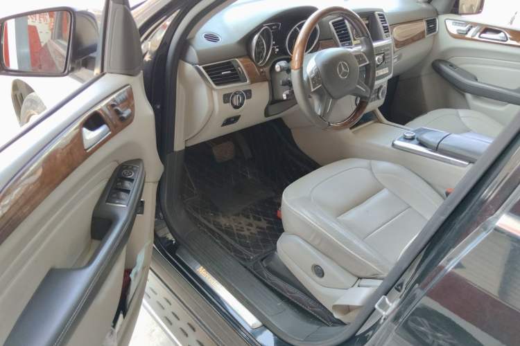 Used Mercedes-Benz M-Class 2012 ML 350 Luxury Edition Driver Seat