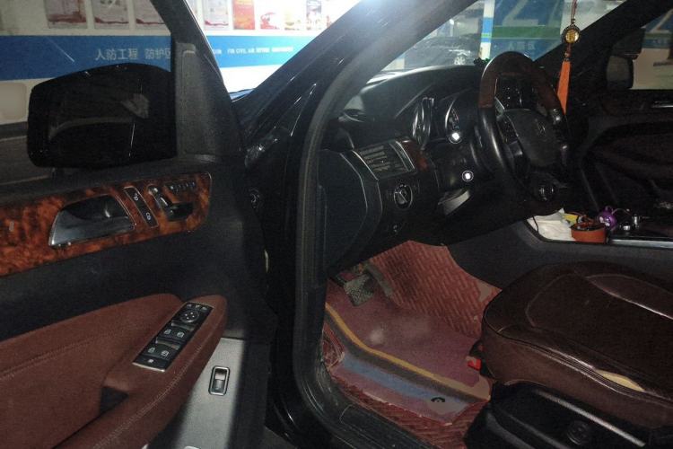 Used Mercedes-Benz M-Class 2012 ML 350 Luxury Edition Driver Seat