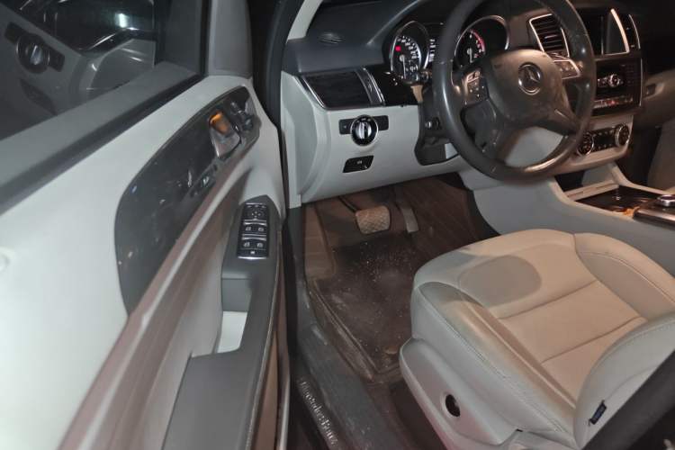 Used Mercedes-Benz M-Class 2012 ML 350 Sport Edition Driver Seat