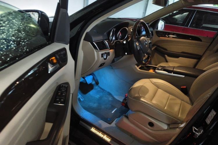 Used Mercedes-Benz M-Class 2012 ML 350 Luxury Edition Driver Seat