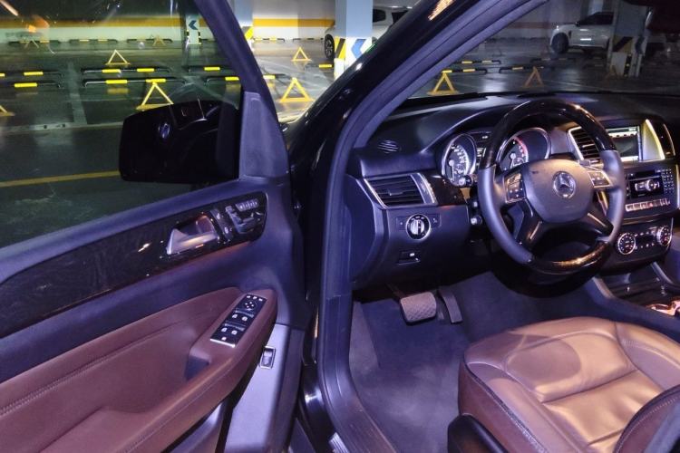 Used Mercedes-Benz M-Class 2012 ML 350 Luxury Edition Driver Seat