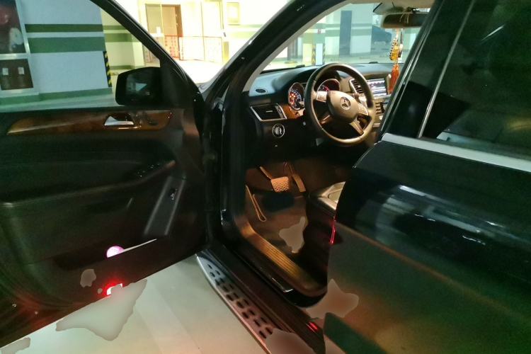 Used Mercedes-Benz M-Class 2012 ML 350 Sport Edition Driver Seat