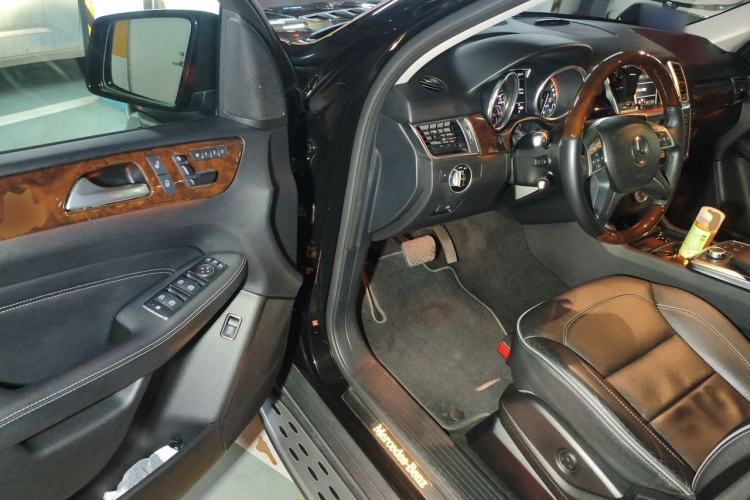 Used Mercedes-Benz M-Class 2012 ML 350 Luxury Edition Driver Seat