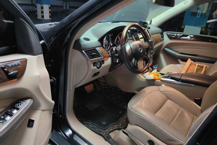 Used Mercedes-Benz M-Class 2012 ML 350 Luxury Edition Driver Seat