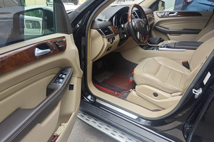 Used Mercedes-Benz M-Class 2012 ML 350 Luxury Edition Driver Seat