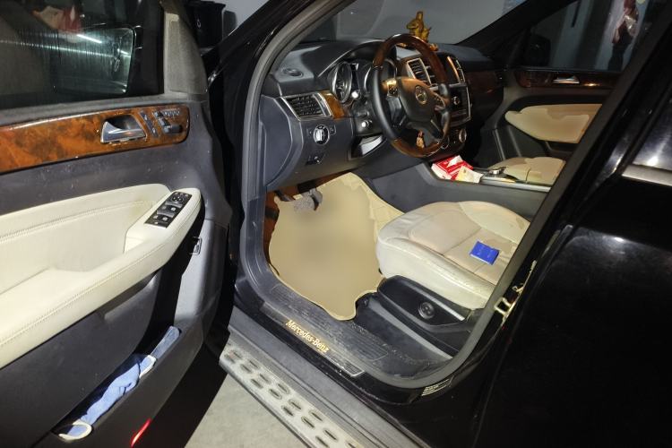 Used Mercedes-Benz M-Class 2012 ML 350 Luxury Edition Driver Seat