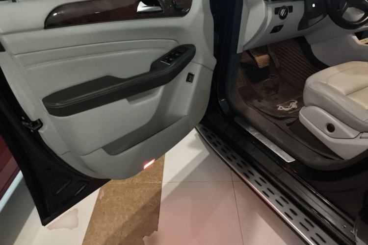 Used Mercedes-Benz M-Class 2012 ML 350 Sport Edition Driver Seat