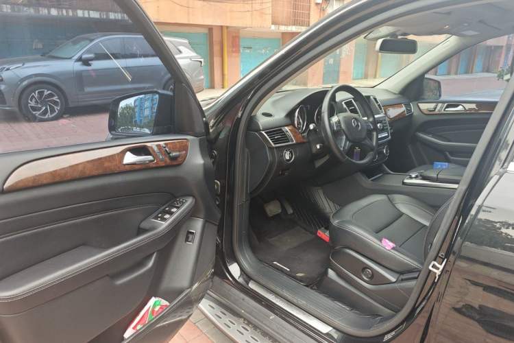 Used Mercedes-Benz M-Class 2012 ML 350 Sport Edition Driver Seat