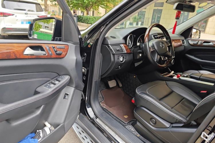 Used Mercedes-Benz M-Class 2012 ML 350 Luxury Edition Driver Seat