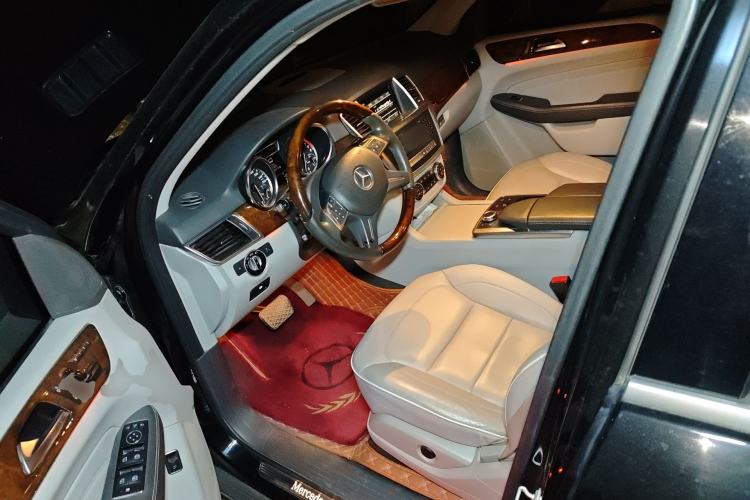Used Mercedes-Benz M-Class 2012 ML 350 Luxury Edition Driver Seat