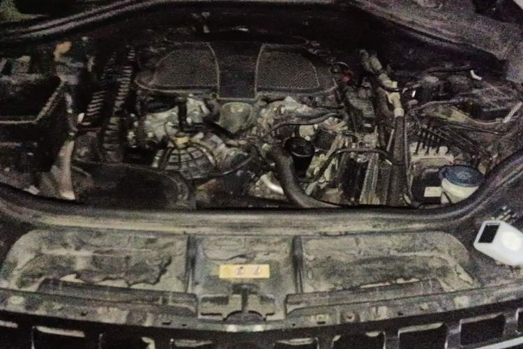 Used Mercedes-Benz M-Class 2012 ML 350 Sport Edition Engine Bay