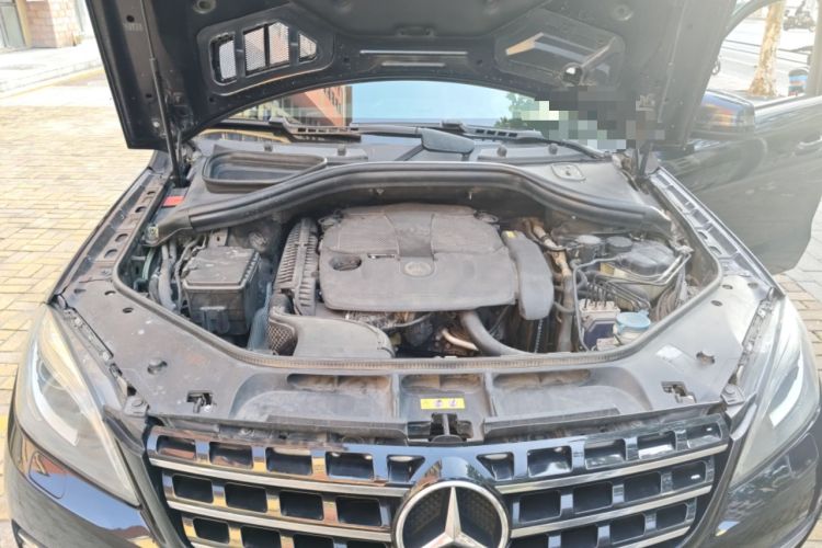 Used Mercedes-Benz M-Class 2012 ML 350 Luxury Edition Engine Bay