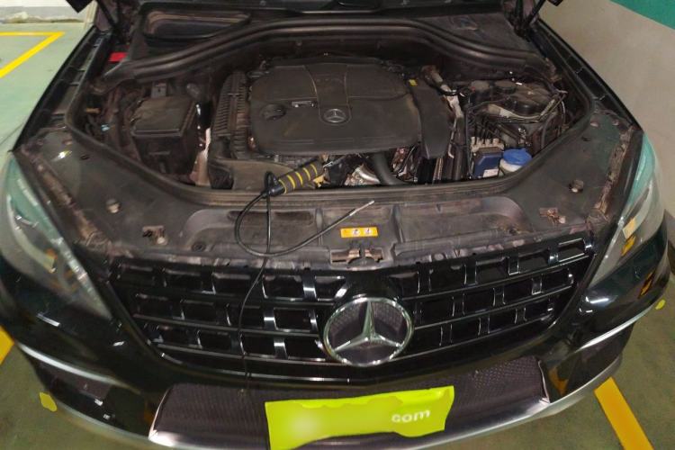 Used Mercedes-Benz M-Class 2012 ML 300 Engine Bay