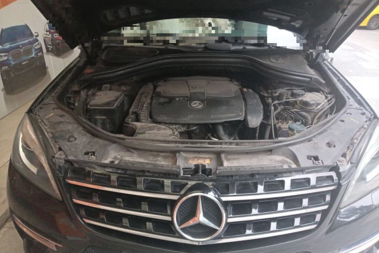 Used Mercedes-Benz M-Class 2012 ML 300 Engine Bay