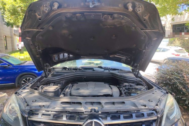 Used Mercedes-Benz M-Class 2012 ML 300 Engine Bay
