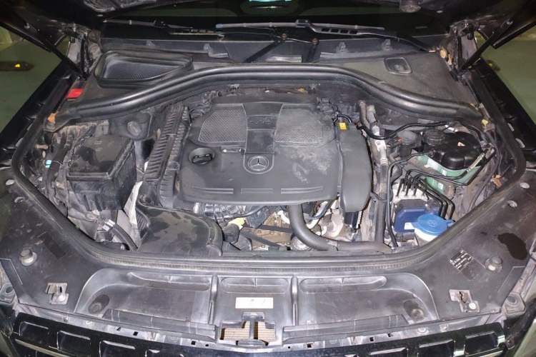 Used Mercedes-Benz M-Class 2012 ML 300 Engine Bay