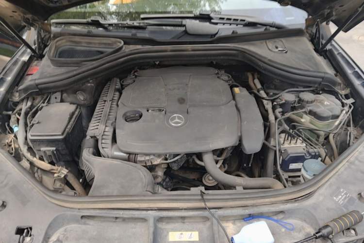 Used Mercedes-Benz M-Class  Engine Bay