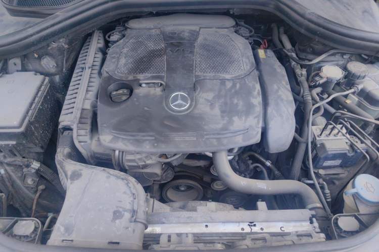 Used Mercedes-Benz M-Class 2012 ML 350 Sport Edition Engine Bay