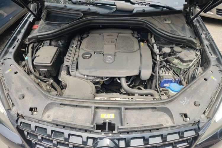 Used Mercedes-Benz M-Class 2012 ML 350 Luxury Edition Engine Bay