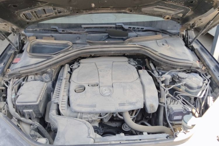 Used Mercedes-Benz M-Class 2012 ML 350 Luxury Edition Engine Bay