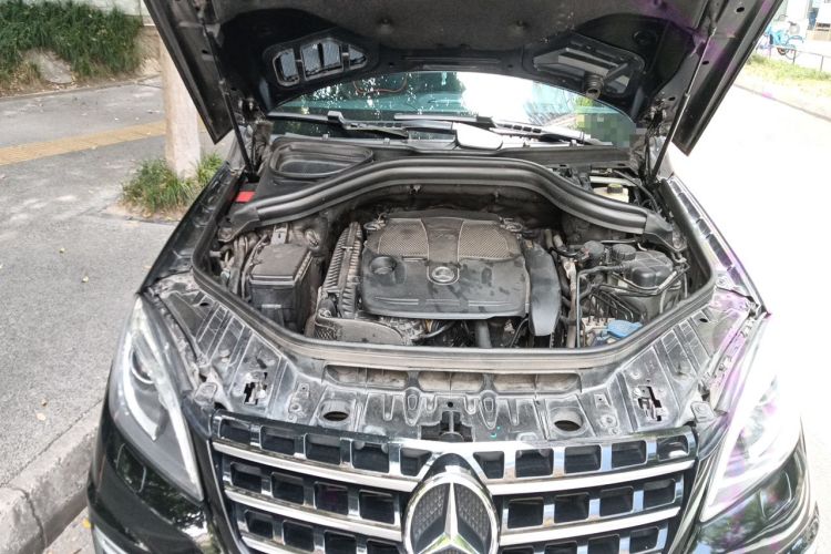 Used Mercedes-Benz M-Class 2012 ML 350 Sport Edition Engine Bay