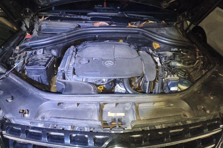 Used Mercedes-Benz M-Class 2012 ML 350 Luxury Edition Engine Bay